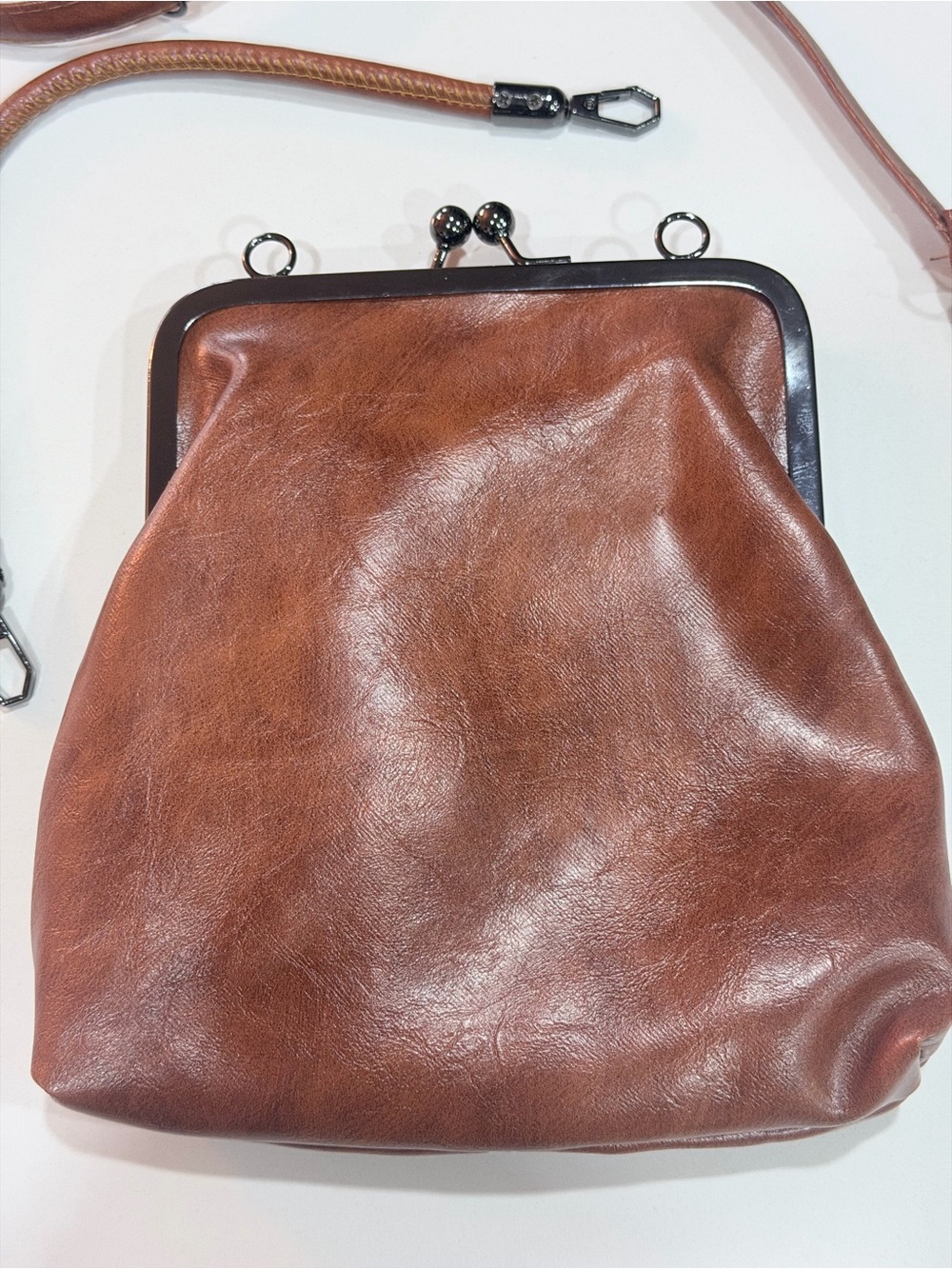 Classic Brown Leather Kiss-Lock Crossbody Bag
